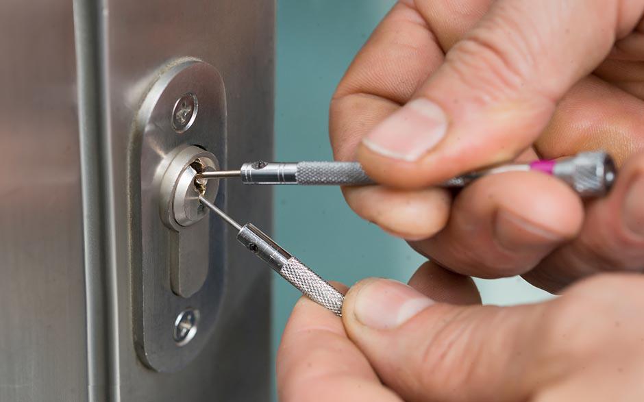 soigneux serrurier ouverture de porte Paris 1